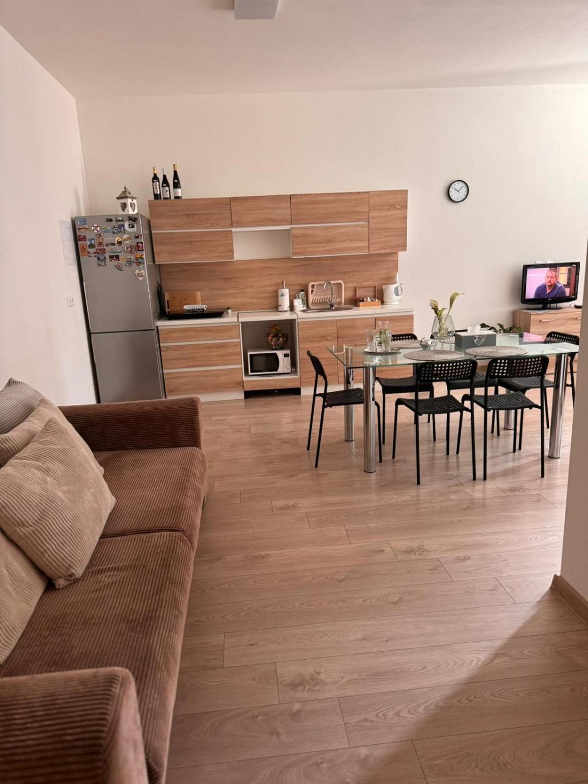 Apartmán RUŽA Ruzomberok Exterior foto